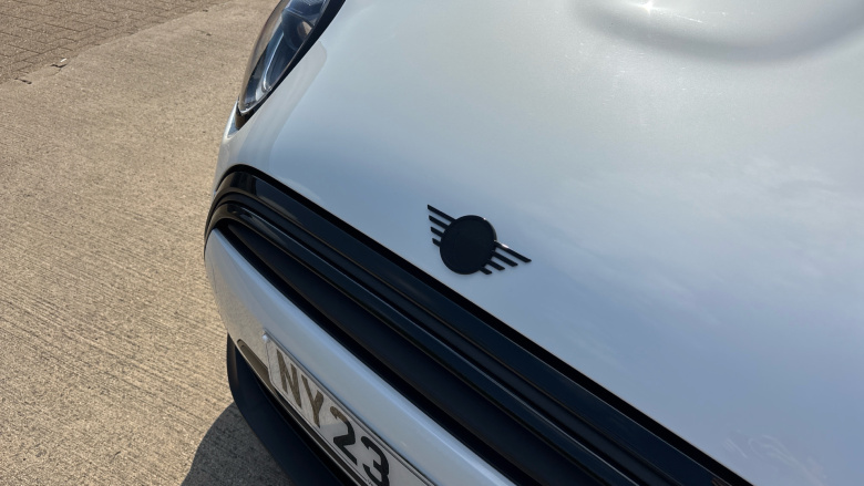 MINI Hatchback 1.5 Cooper Exclusive Premium 5dr Auto Petrol Hatchback